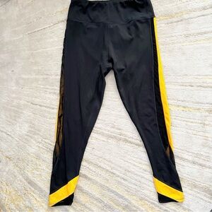 Saltum 7/8 High-Waisted Tummy Control Legging Black with Yellow Size Small